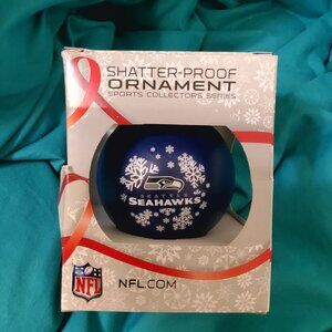Seattle Seahawks Football NFL Round Shatterproof Christmas Tree Ornament